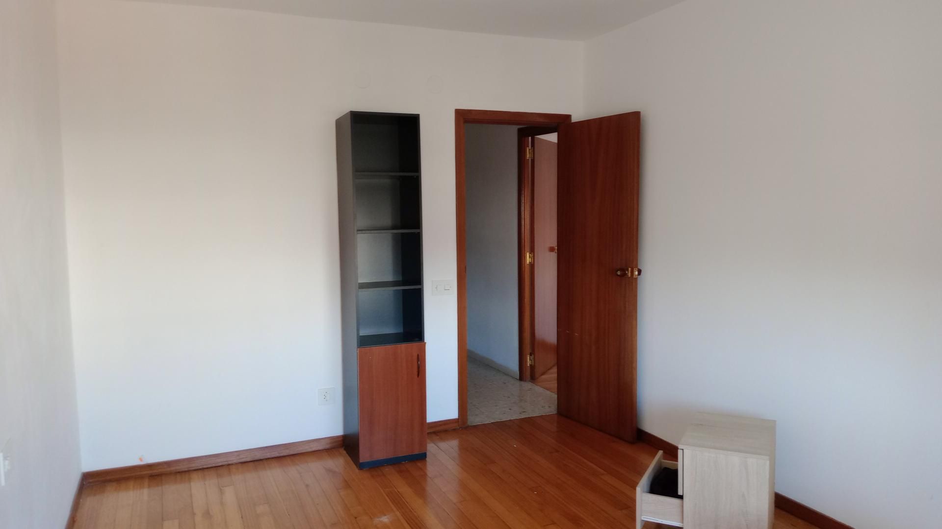 Schlafzimmer von Wohnung zum verkauf in Samos mit Klimaanlage, Heizung und Möbliert