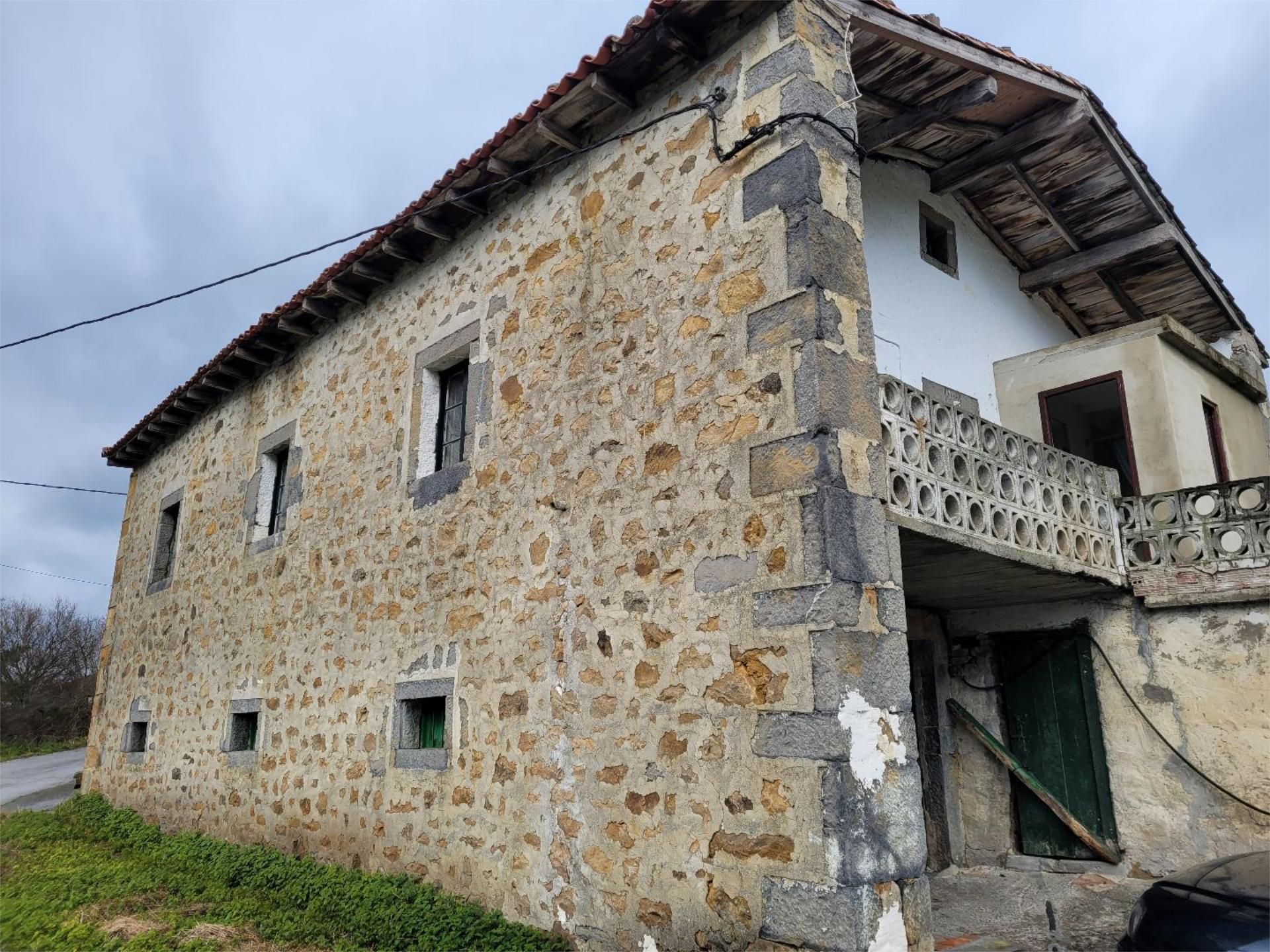 Vista exterior de Finca rústica en venda en Karrantza Harana / Valle de Carranza amb Jardí privat