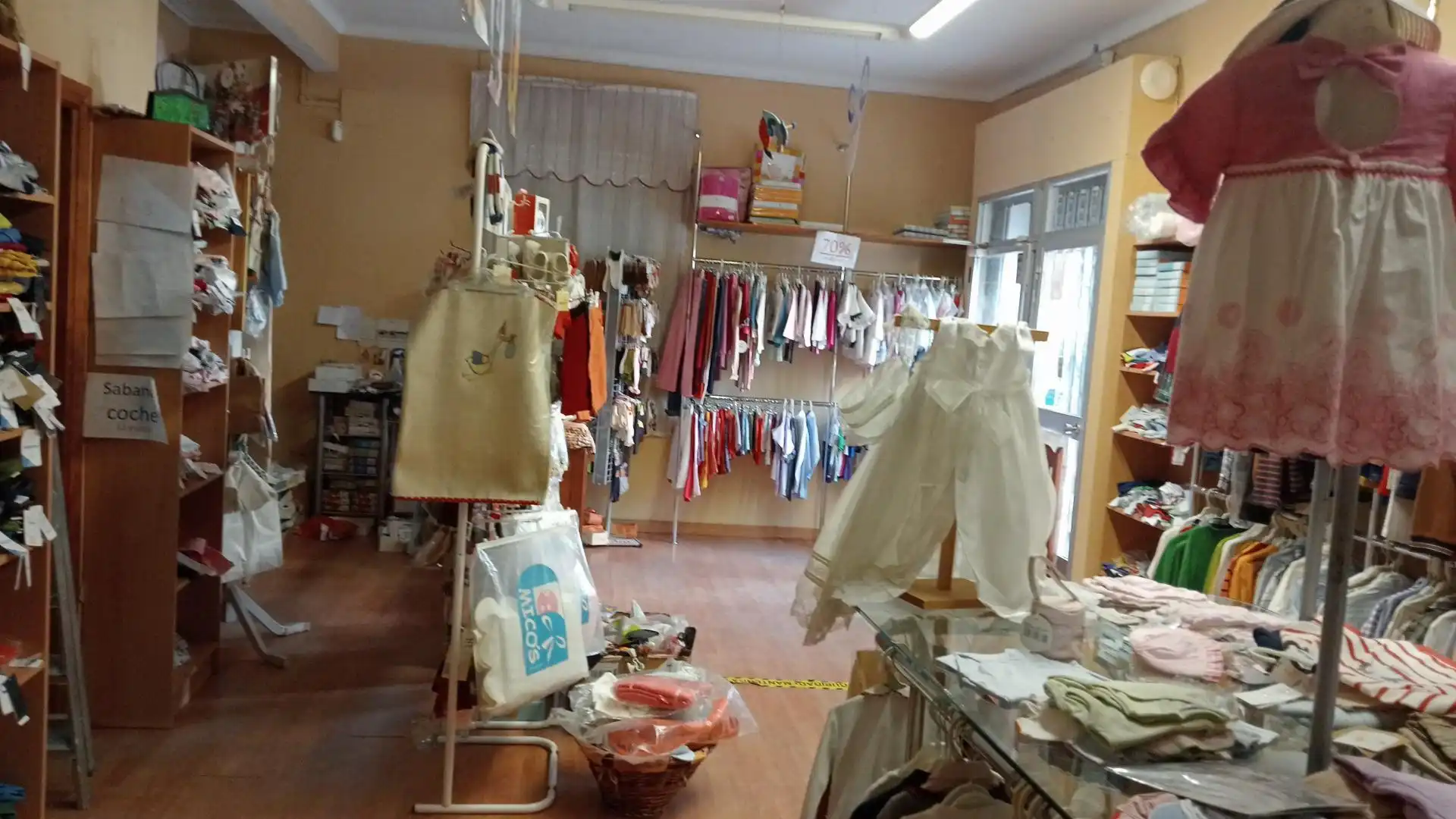 Commercial properties for sale in Cañete de las Torres  with Air Conditioner and Heating