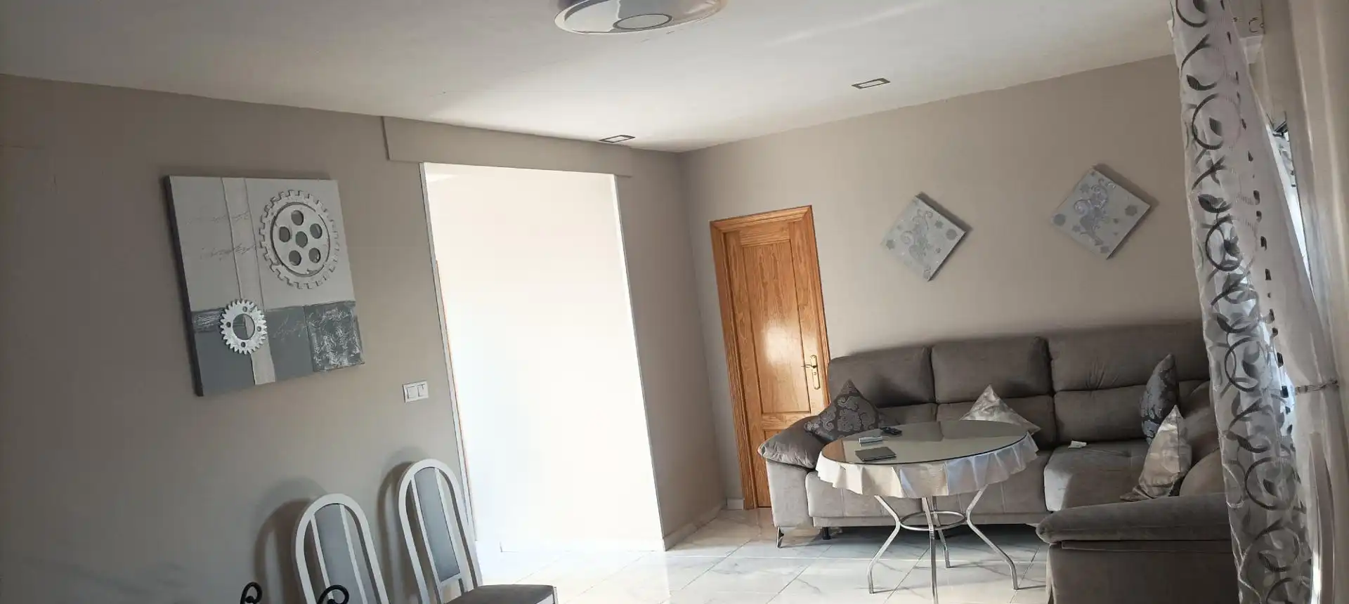 Sala d'estar de Planta baixa en venda en Puebla de Obando amb Aire condicionat i Internet