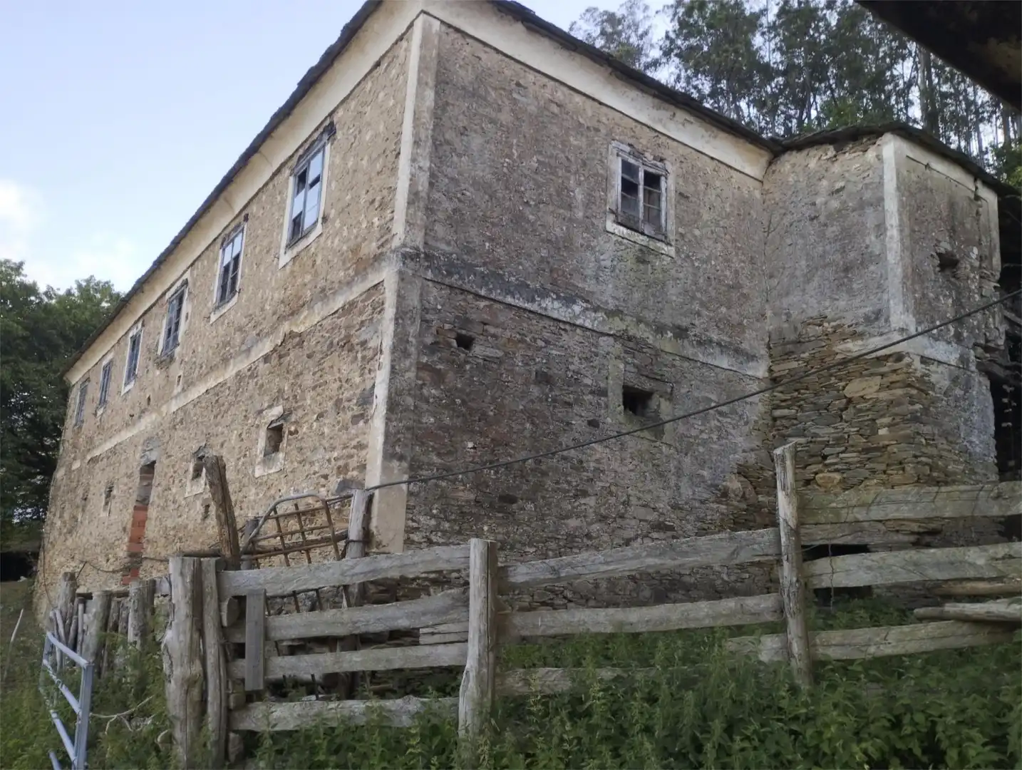 Exterior view of Houses for sale in San Tirso de Abres