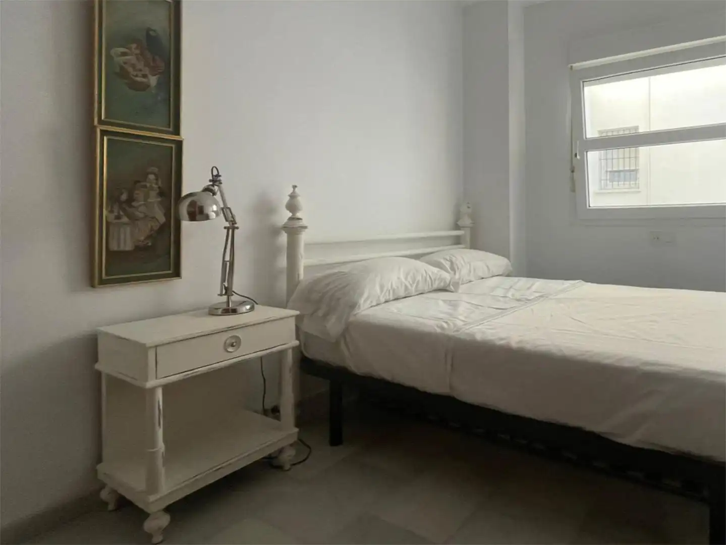 Pis de lloguer a Avenida Bahía Blanca, 5, Asdrúbal - Bahía Blanca Dormitori de Pis de lloguer en Cádiz amb Moblat