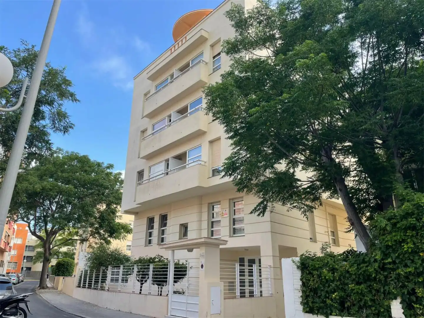 Pis de lloguer a Avenida Bahía Blanca, 5, Asdrúbal - Bahía Blanca Vista exterior de Pis de lloguer en Cádiz amb Moblat