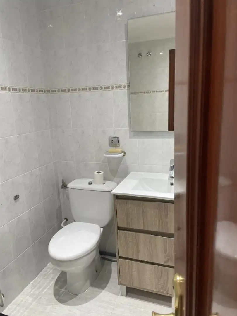 Badezimmer von Wohnung zum Verkauf in Valderas mit Heizung, Parkett und Terrasse