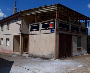 Vista exterior de Casa adosada en venda en Castropodame amb Calefacció, Parquet i Terrassa