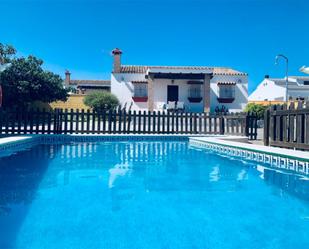 Piscina de Casa o xalet de lloguer en Conil de la Frontera amb Terrassa i Piscina