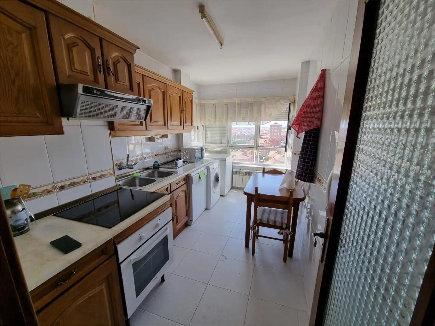 Wohnung zum Verkauf in Avenida Brasilia, 16, Pan y Guindas Küche von Wohnung zum Verkauf in Palencia Capital mit Terrasse