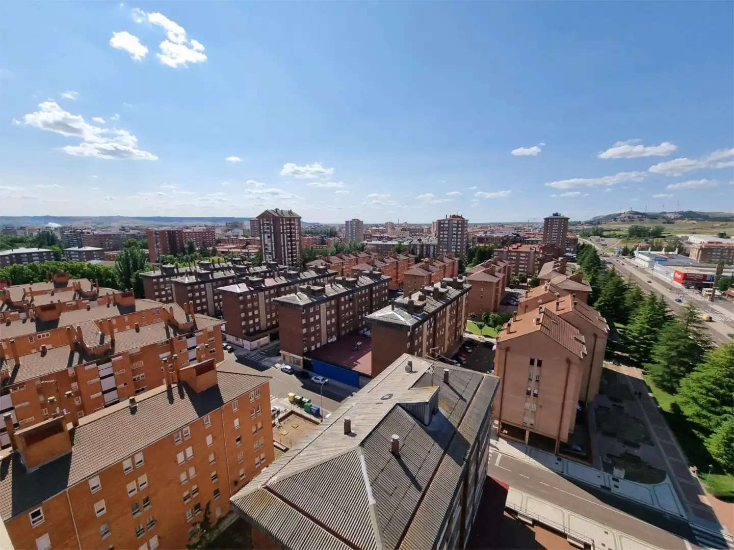 Wohnung zum Verkauf in Avenida Brasilia, 16, Pan y Guindas Außenansicht von Wohnung zum Verkauf in Palencia Capital mit Terrasse