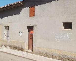 Vista exterior de Casa o xalet en venda en Vezdemarbán amb Terrassa