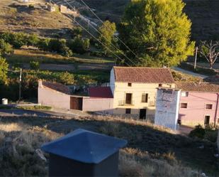 Vista exterior de Casa adosada en venda en Cervera del Río Alhama amb Terrassa i Balcó