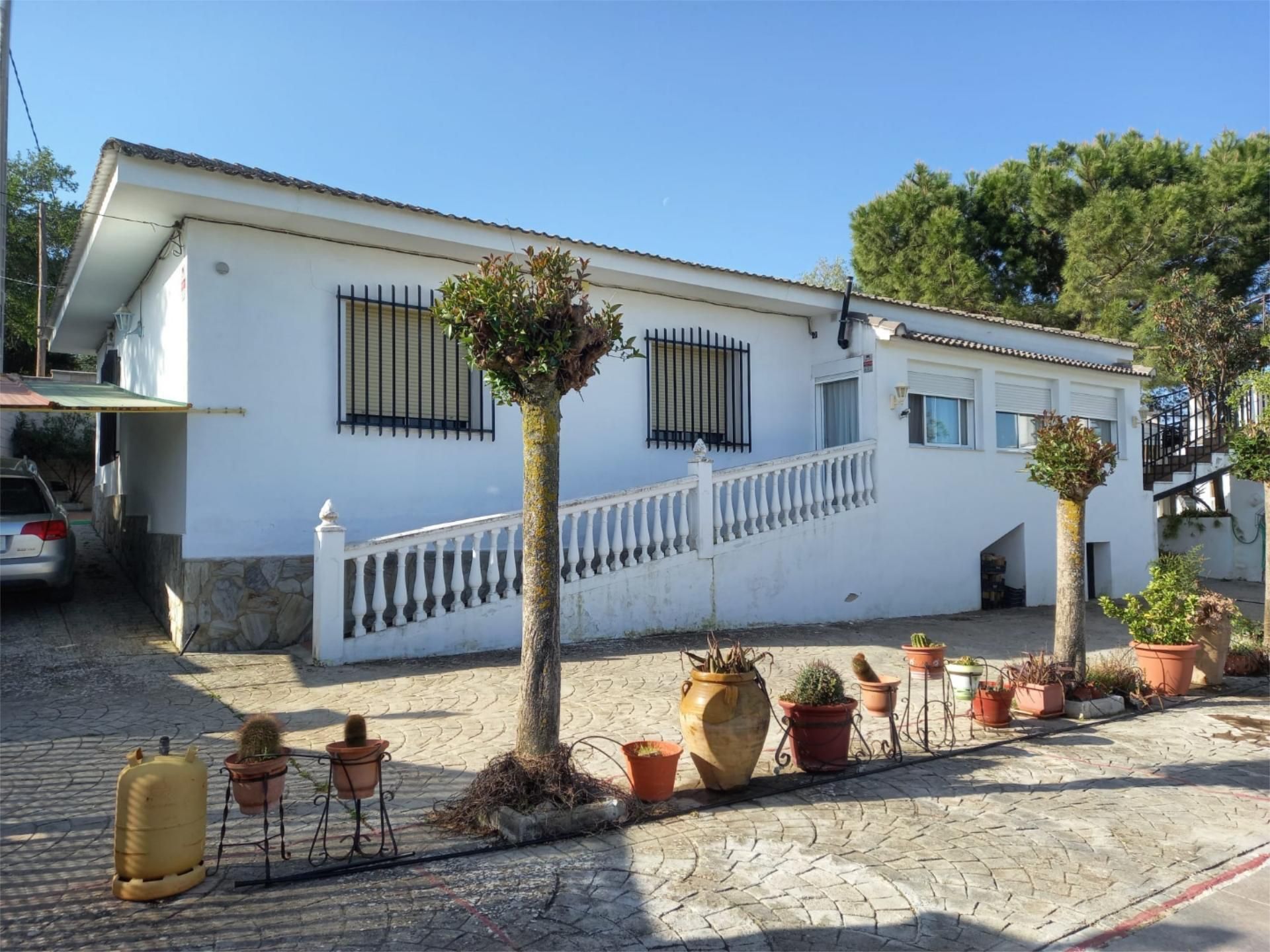 Exterior view of House or chalet for sale in Rus  with Air Conditioner, Private garden and Terrace