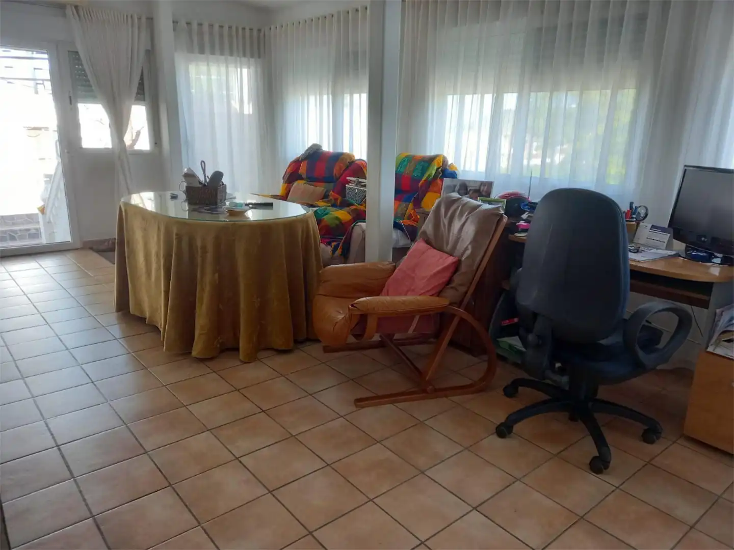Living room of Houses for sale in Rus  with Air Conditioner, Private garden and Terrace