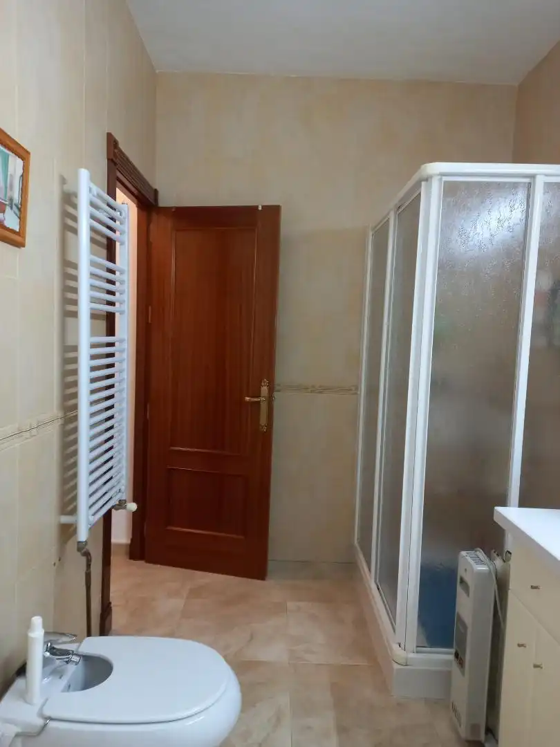 Bathroom of Houses for sale in Rus  with Air Conditioner, Private garden and Terrace