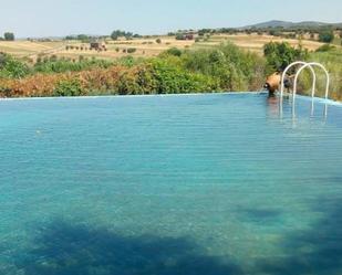 Piscina de Casa o xalet en venda en Torrejoncillo amb Terrassa i Piscina