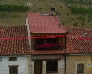 Vista exterior de Casa adosada en venda en Cabrejas del Pinar amb Balcó