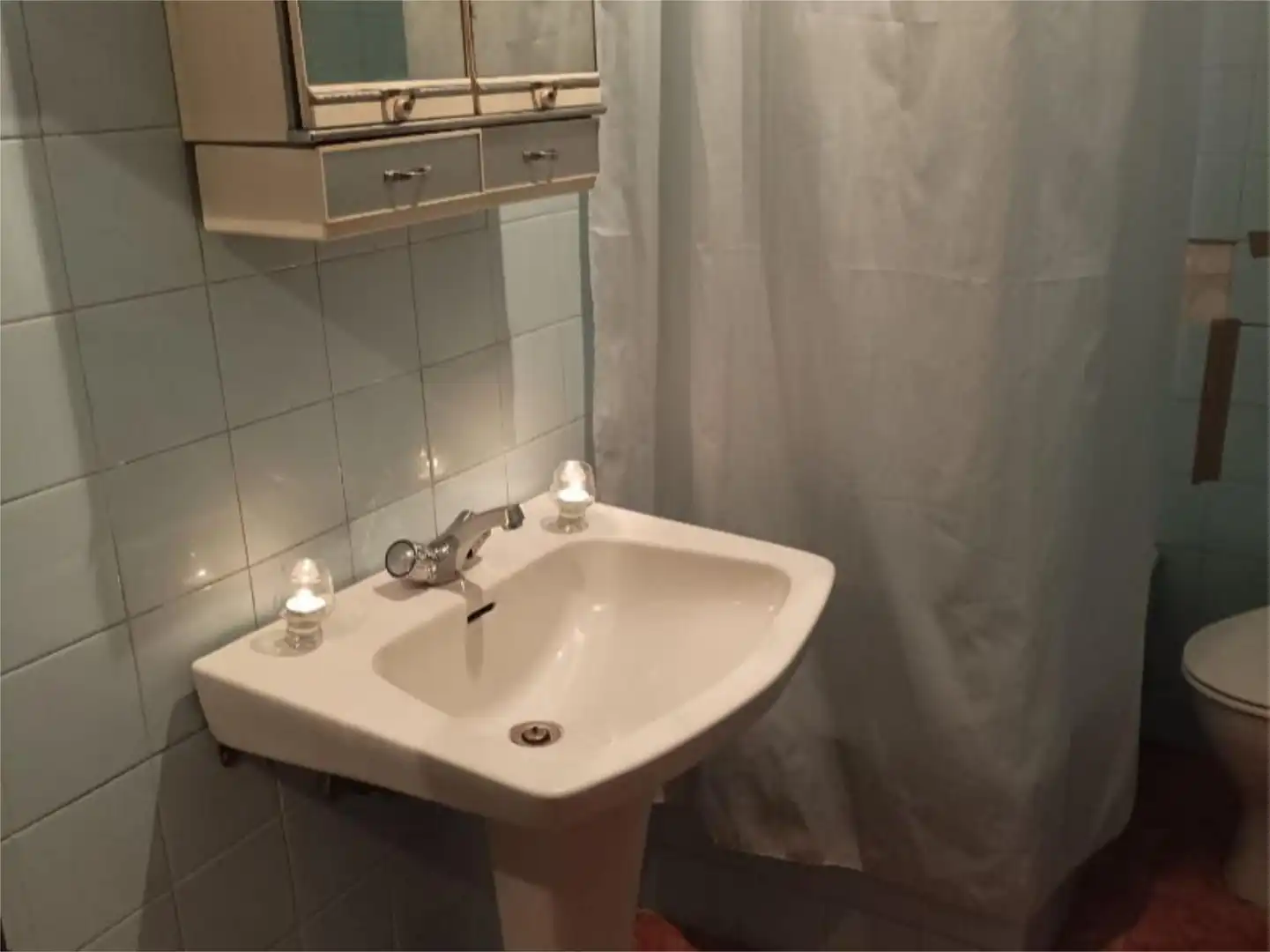 Casa adosada en venta en Calle las Eras, 13, Cabrejas del Pinar Baño de Casa adosada en venta en Cabrejas del Pinar con Parquet, Trastero y Amueblado