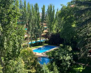 Swimming pool of Flat to rent in  Madrid Capital  with Air Conditioner, Terrace and Swimming Pool