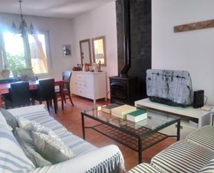 Living room of Single-family semi-detached for sale in Fresnedillas de la Oliva  with Balcony