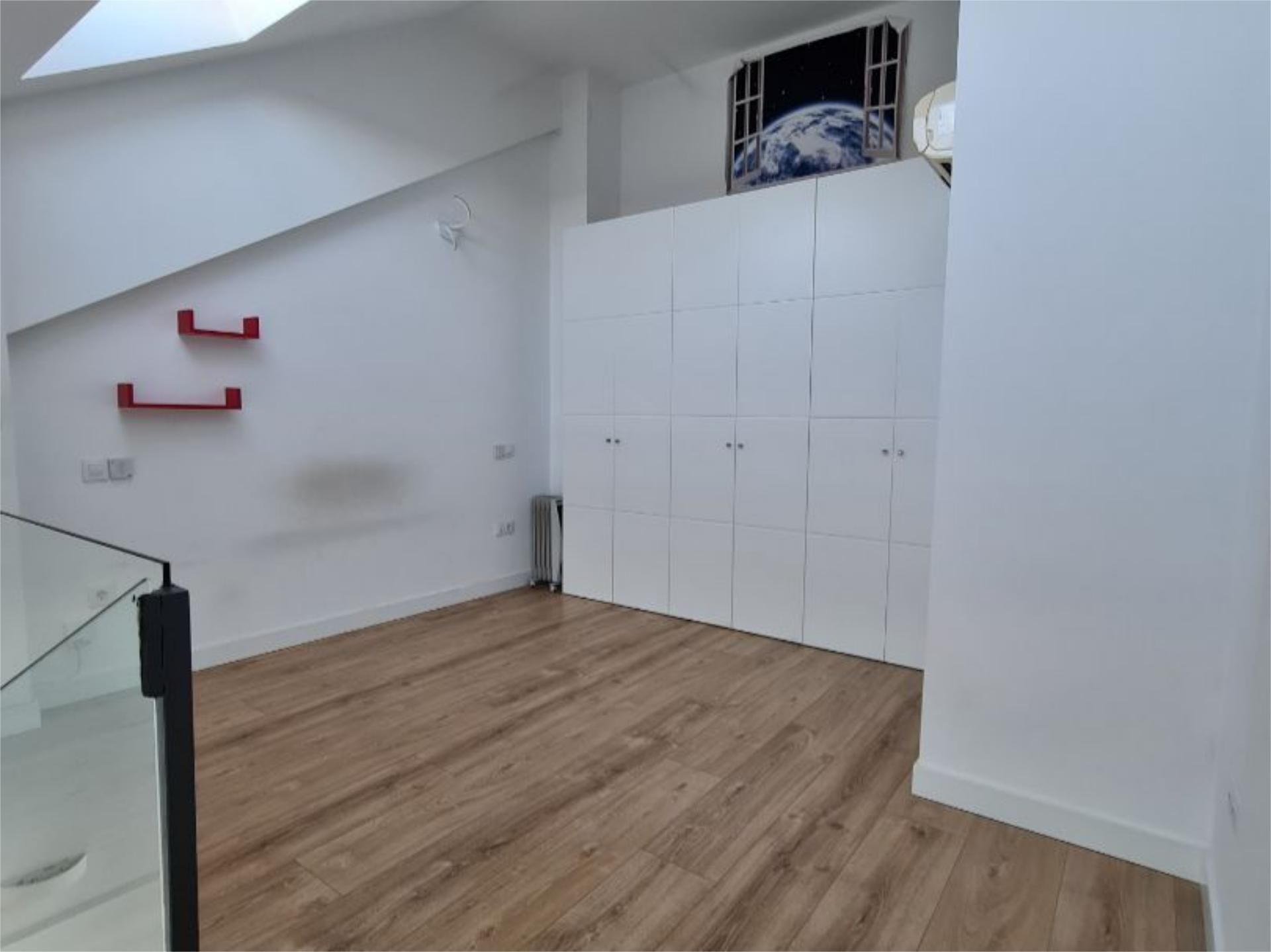 Loft en venda a Avenida de Los Montes de Oca, 26, Polígono Industrial Sur