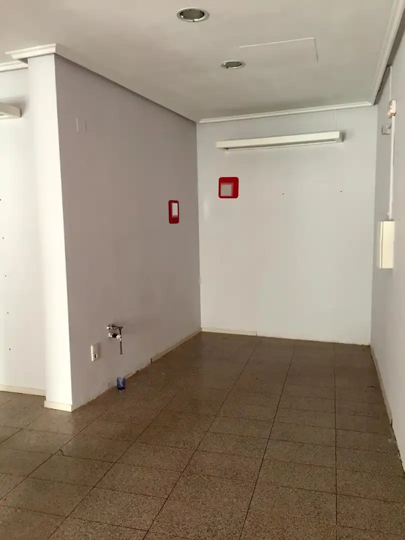 Office for rent in La Puebla de Alfindén