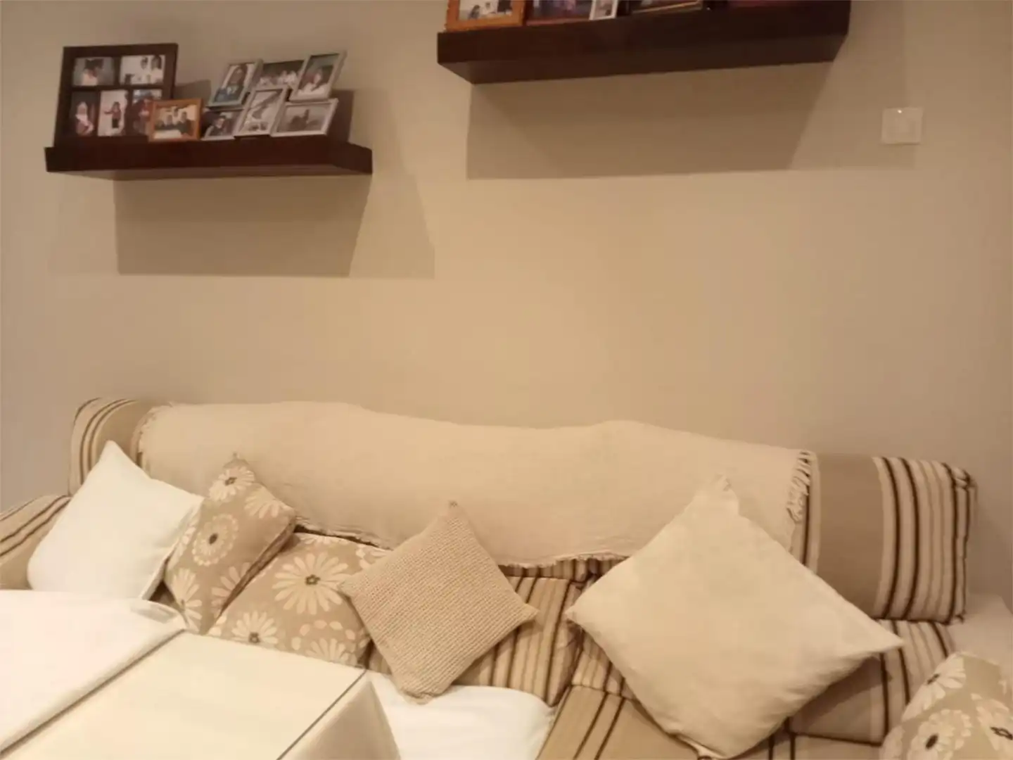 Zimmer in Calle Diego de los Reyes, 97, Castilleja de la Cuesta Wohnzimmer von Wohnung zur untervermieten in Castilleja de la Cuesta mit Klimaanlage, Heizung und Möbliert