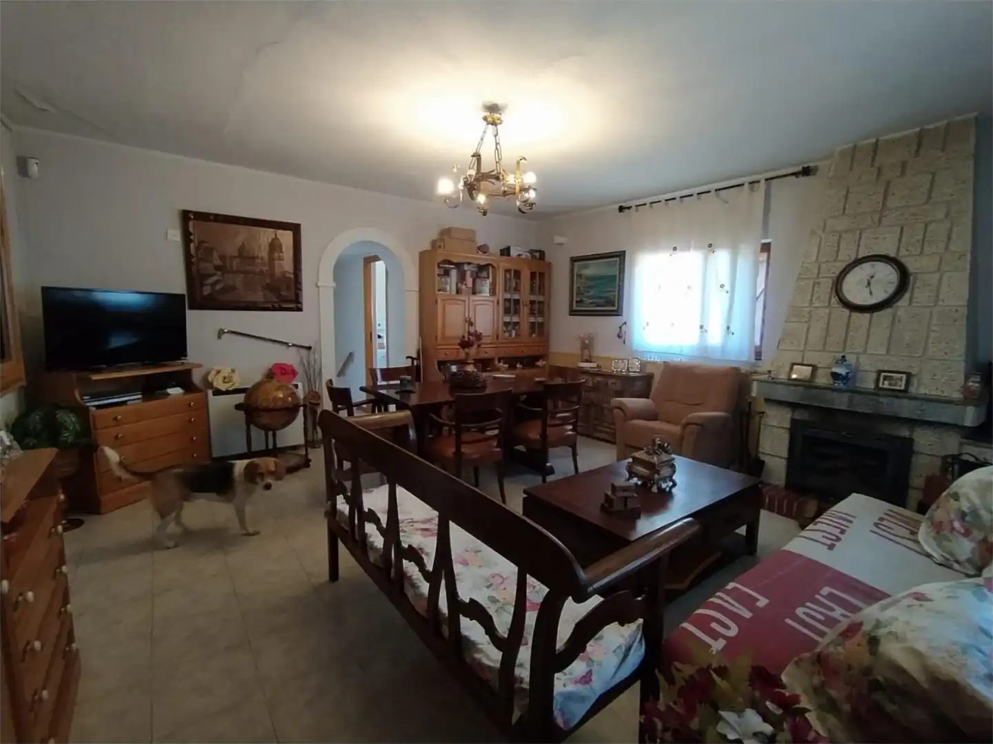 Casa o xalet en venda a El Pino de Tormes Sala d'estar de Casa o xalet en venda en El Pino de Tormes amb Calefacció, Terrassa i Piscina