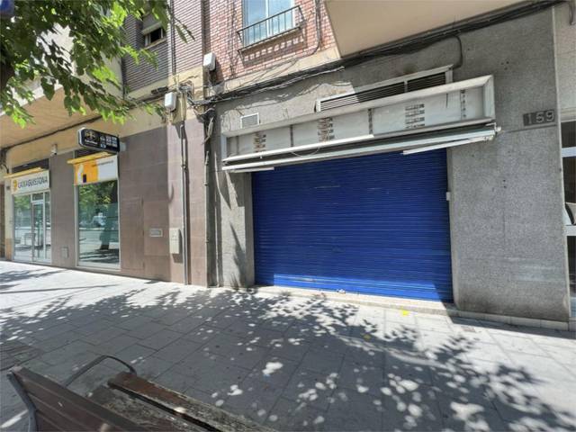 Local comercial en Venta en Gran Passeig de Ronda, 159 en Joc de la Bola - Camps d'Esports