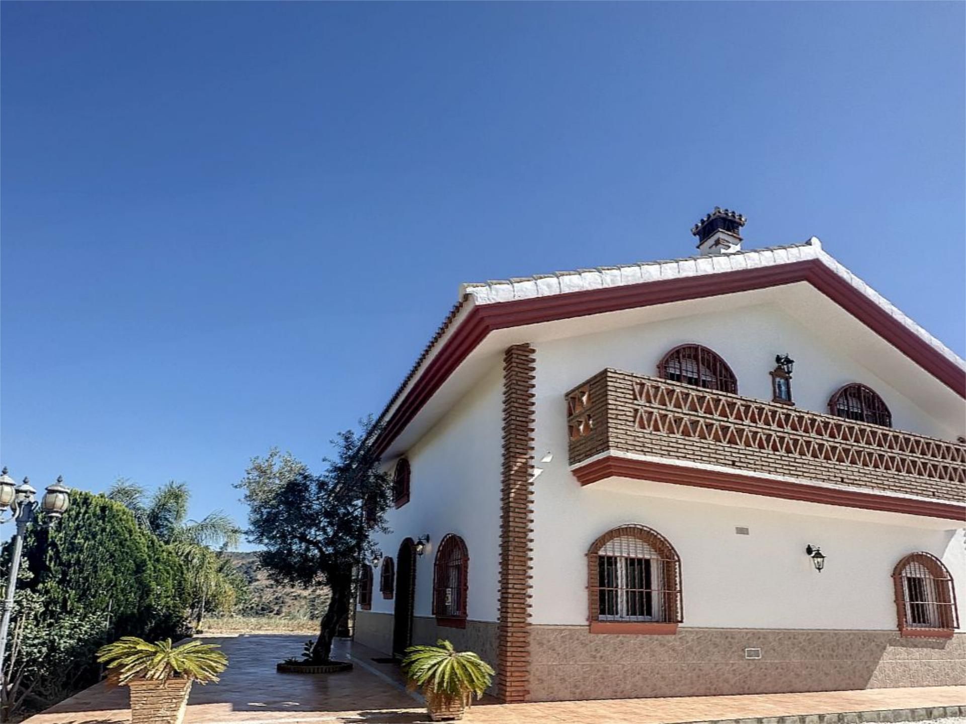 Vista exterior de Finca rústica en venda en Tolox amb Aire condicionat, Calefacció i Jardí privat