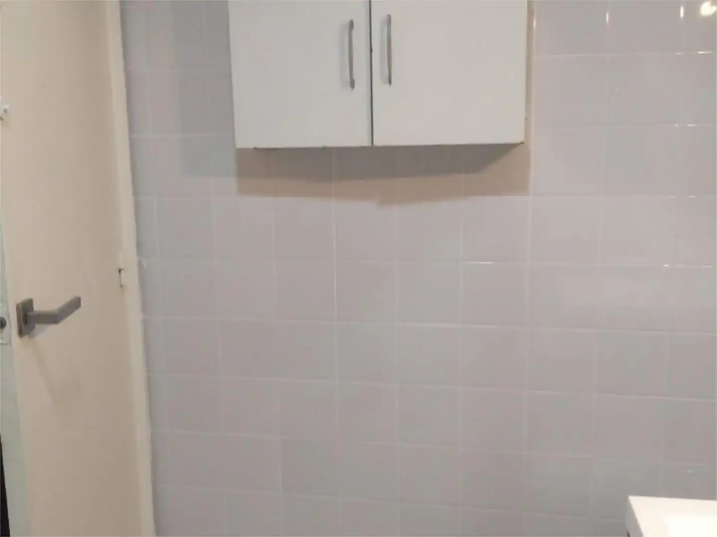 Badezimmer von Wohnung zur untervermieten in Terrassa mit Klimaanlage, Heizung und Parkett