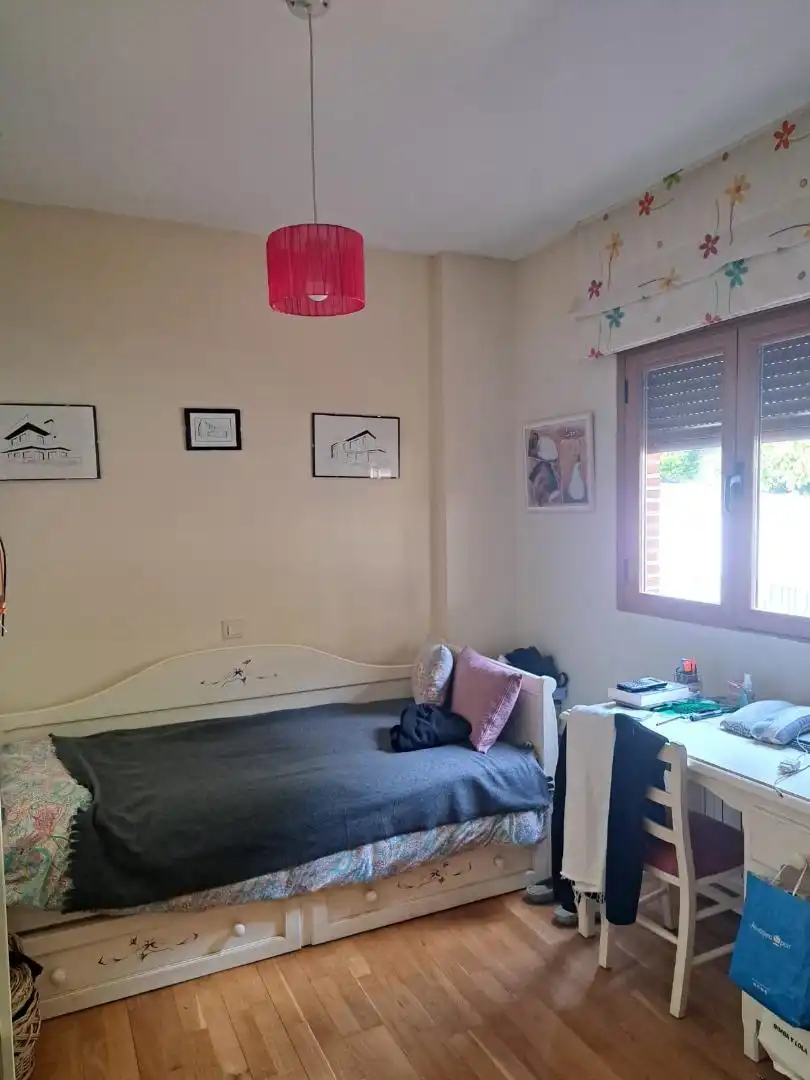 Houses for sale in Carretera Hoyuelo, 12, Guisando Bedroom of Houses for sale in Guisando with Heating, Private garden and Parquet flooring