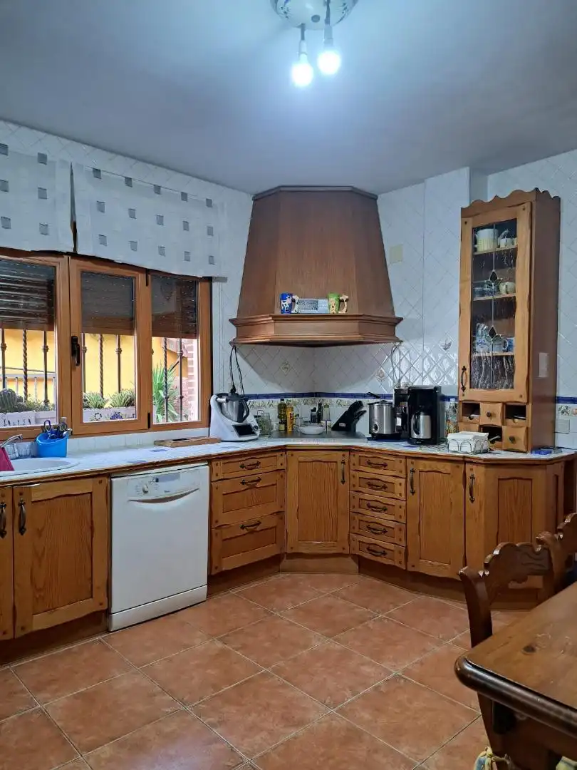 Houses for sale in Carretera Hoyuelo, 12, Guisando Kitchen of Houses for sale in Guisando with Heating, Private garden and Parquet flooring