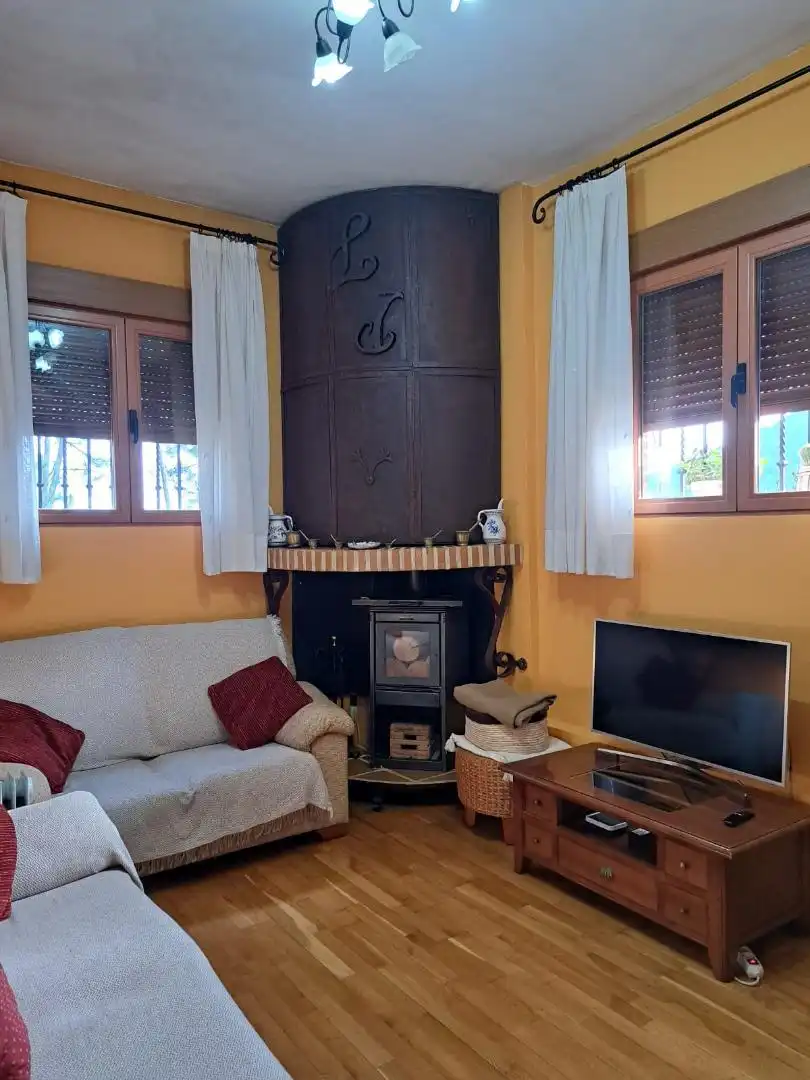 Houses for sale in Carretera Hoyuelo, 12, Guisando Living room of Houses for sale in Guisando with Heating, Private garden and Parquet flooring