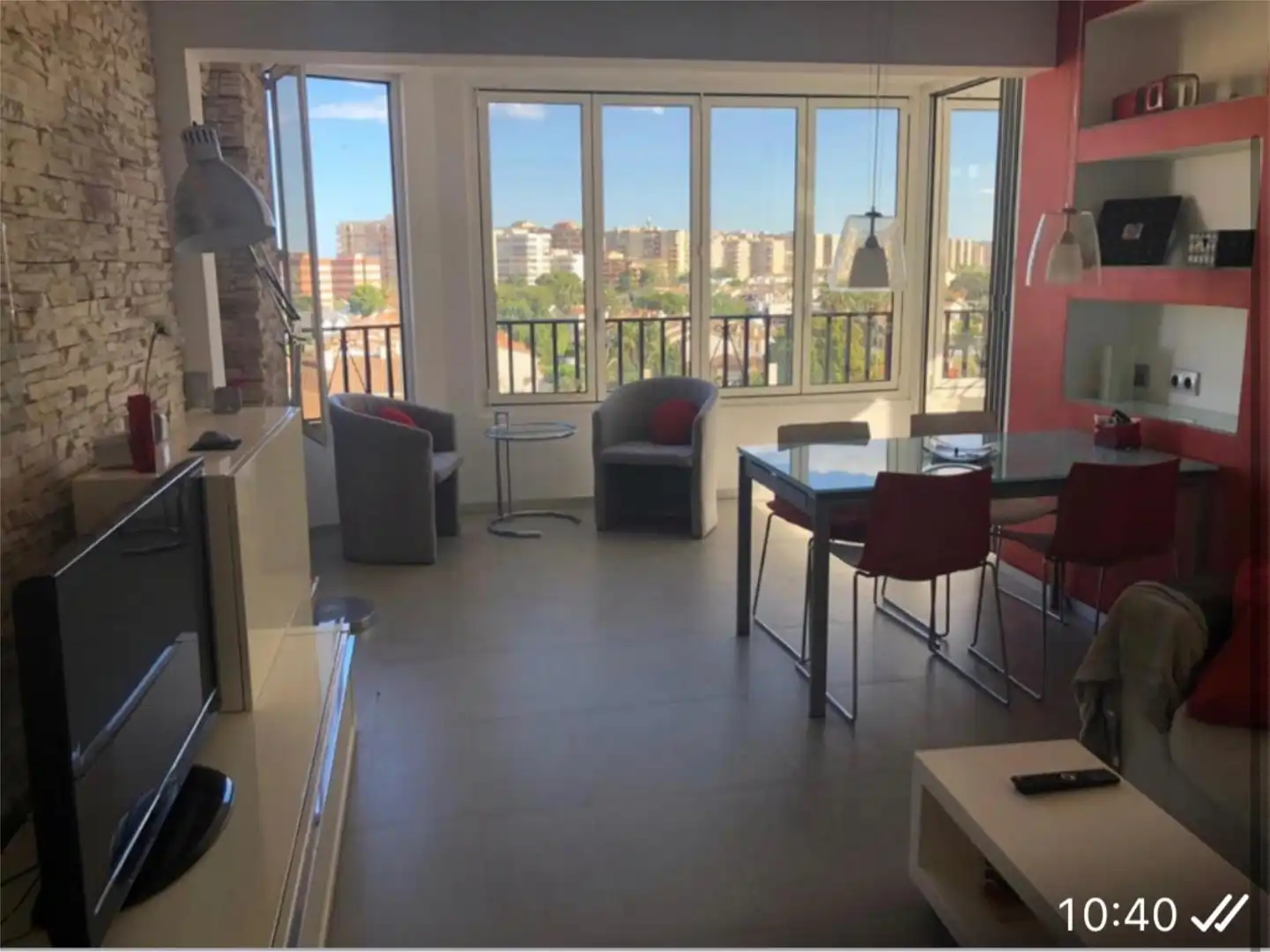 Apartamento de alquiler en Avinguda de Mohino, 40, Heliópolis Sala de estar de Apartamento de alquiler en Benicasim / Benicàssim con Terraza, Piscina y Amueblado