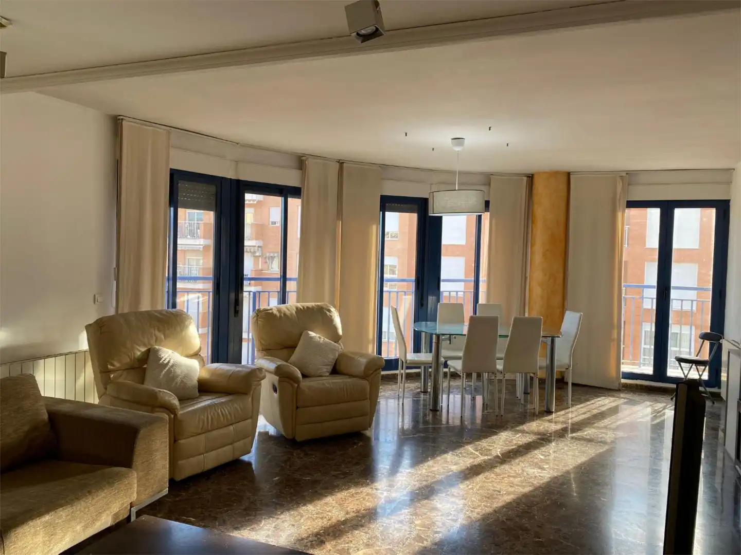 Ático en venta en Carrer del Cantó de Castalia, 9, Ensanche - Parque del Oeste Sala de estar de Ático en venta en Castellón de la Plana / Castelló de la Plana con Terraza y Balcón