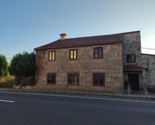 Vista exterior de Casa o xalet en venda en Pontecesures amb Terrassa