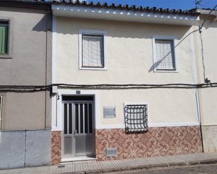 Vista exterior de Casa adosada en venda en Calzada de Calatrava