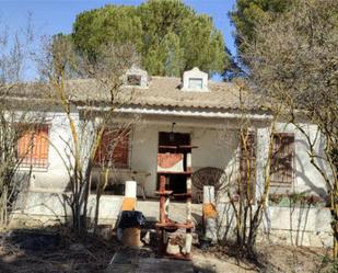 Vista exterior de Casa o xalet en venda en Villar de Cañas amb Terrassa