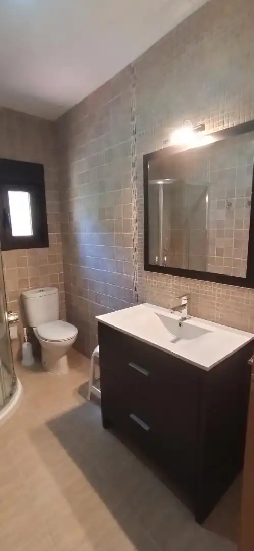 Casa adosada en venta en Lugar Froufe, 52, Baños de Molgas Baño de Casa adosada en venta en Baños de Molgas con Terraza y Balcón