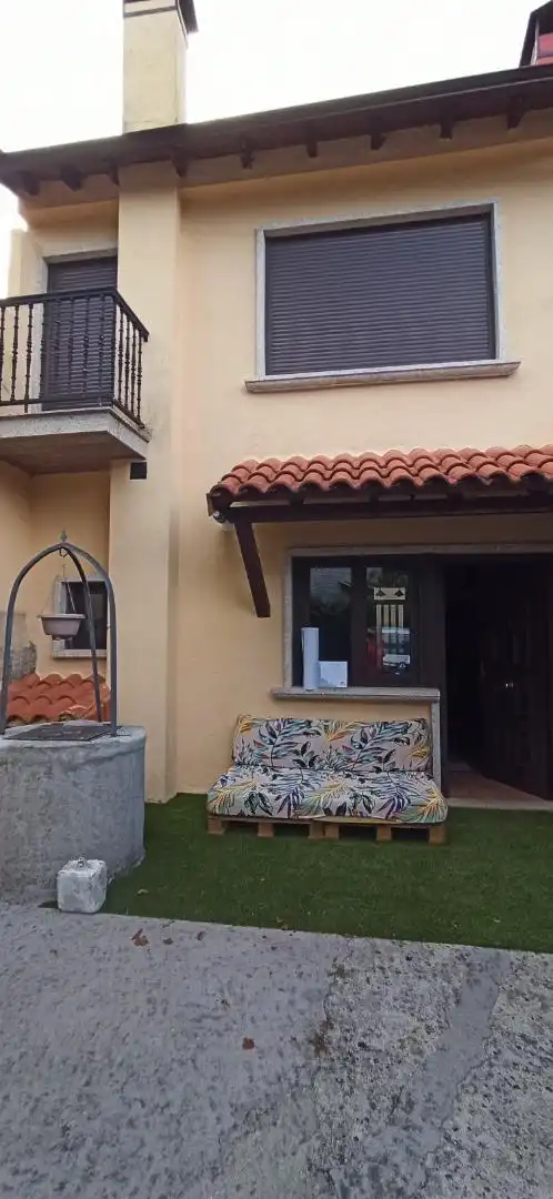 Casa adosada en venta en Lugar Froufe, 52, Baños de Molgas Terraza de Casa adosada en venta en Baños de Molgas con Terraza y Balcón