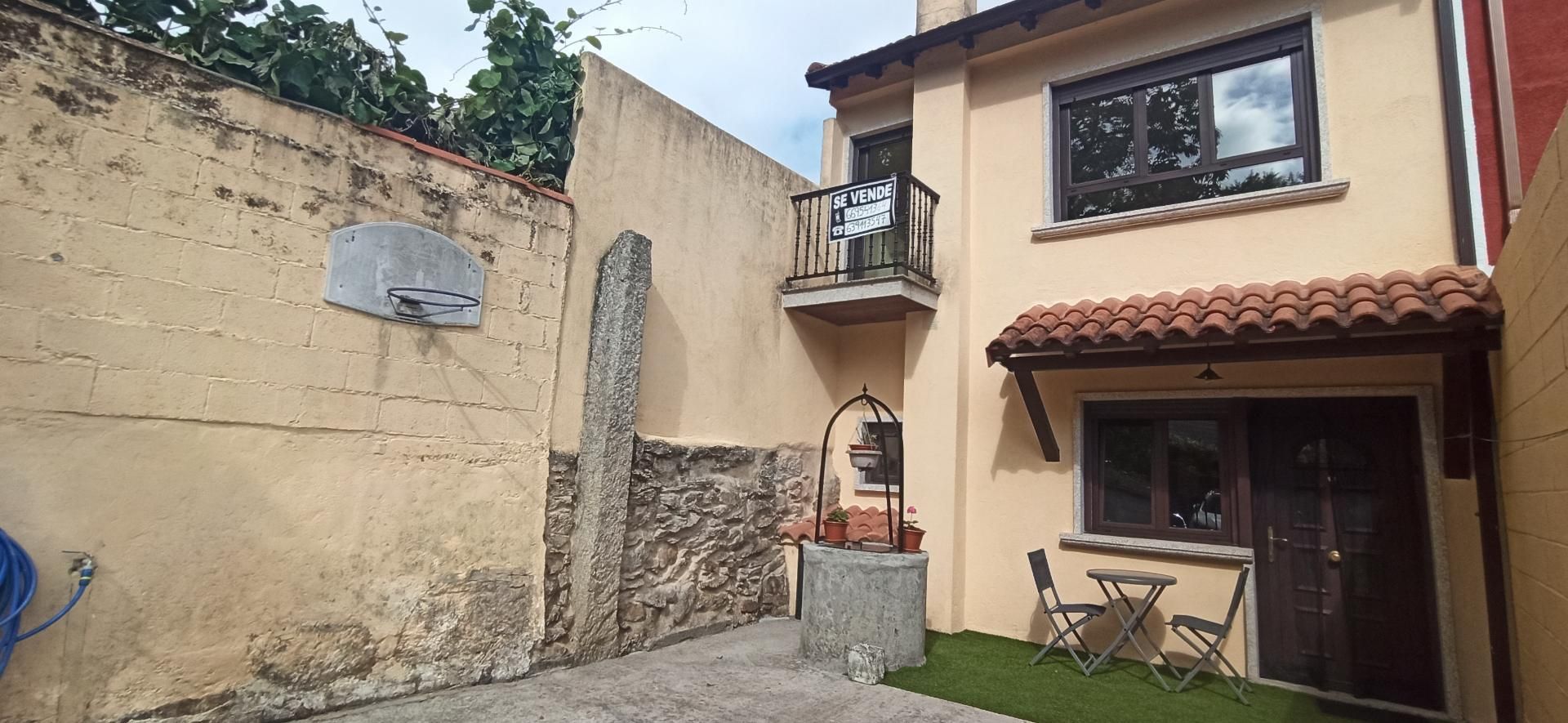 Casa adosada en venda a Lugar Froufe, 52, Baños de Molgas Vista exterior de Casa adosada en venda en Baños de Molgas amb Jardí privat, Terrassa i Balcó