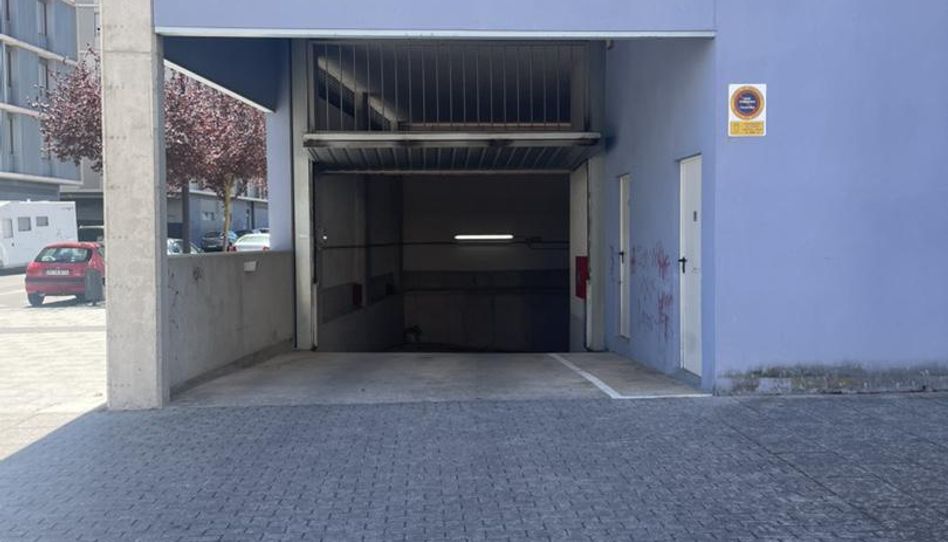 Garatge en venda a Iliada Ibilbidea, 14, Salburua - Arantzabela, Vitoria - Gasteiz - imatge 1 Foto 1 de Garatge en venda a Iliada Ibilbidea, 14, Salburua - Arantzabela, Vitoria - Gasteiz