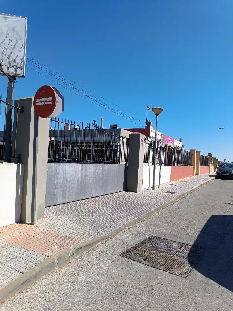 Casa o xalet en venda a Calle Pico del Cerezo, 38, Cuatro Pinos - El Carmen Casa o xalet en venda en El Puerto de Santa María amb Aire condicionat, Calefacció i Terrassa