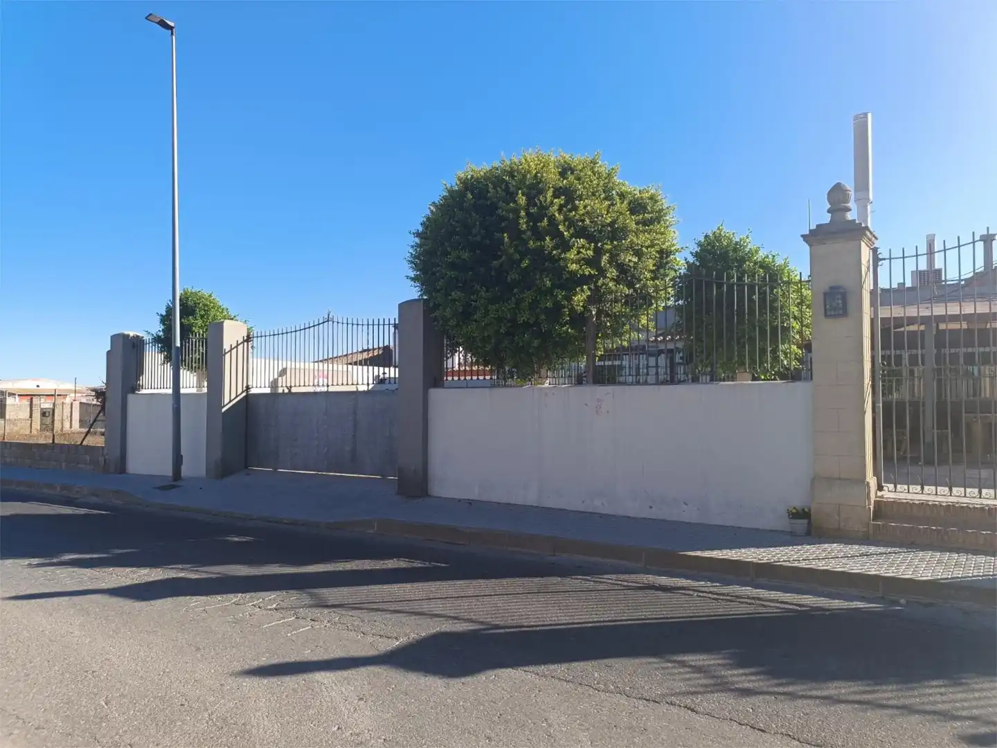 Casa o xalet en venda a Calle Pico del Cerezo, 38, Cuatro Pinos - El Carmen Vista exterior de Casa o xalet en venda en El Puerto de Santa María amb Aire condicionat, Calefacció i Terrassa