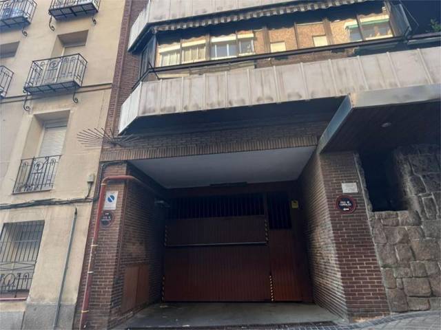 Garaje en Alquiler en Calle de Eduardo Benot, 5 en Argüelles