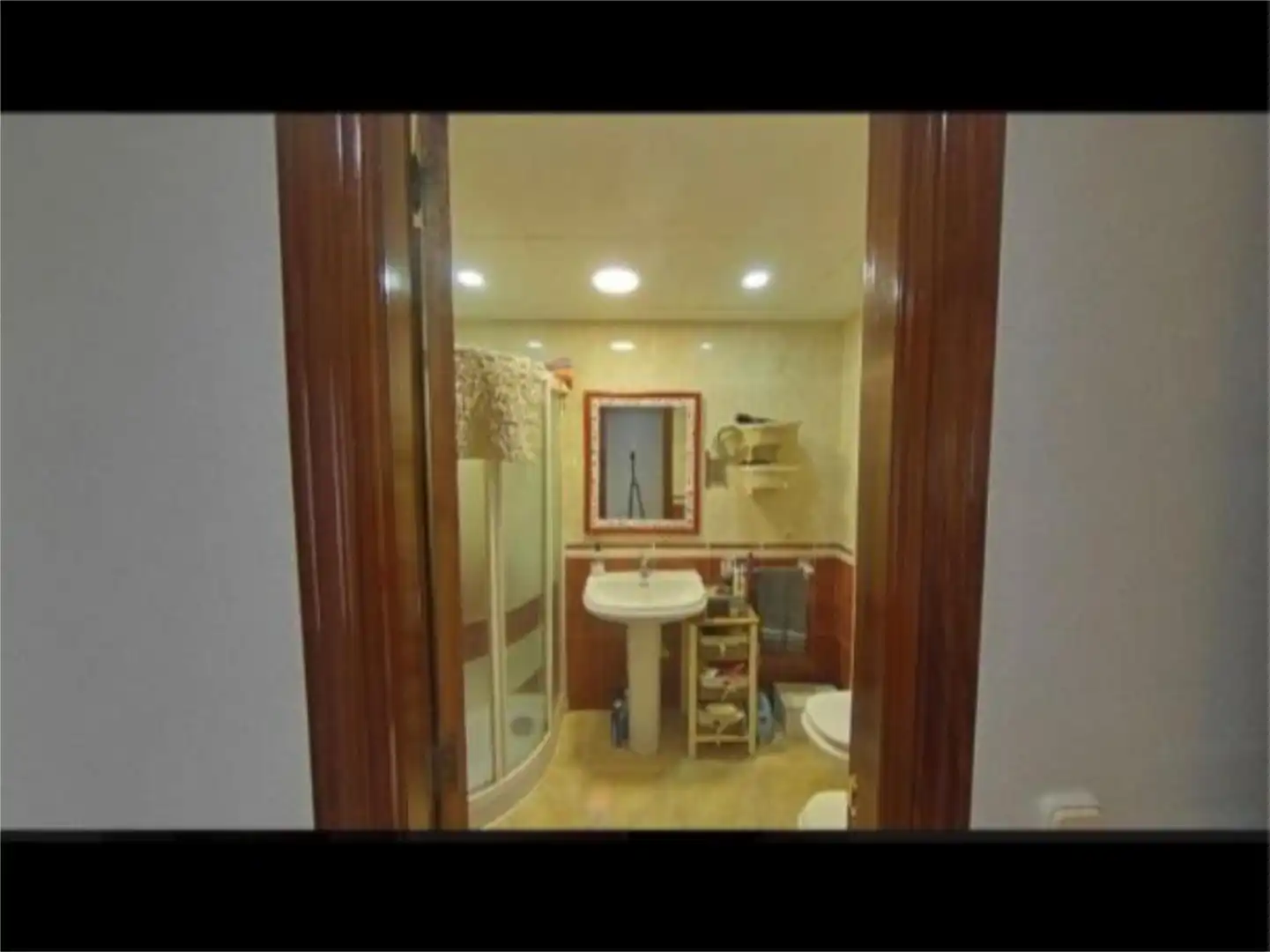 Badezimmer von Maisonette zum Verkauf in Cáceres Capital mit Klimaanlage, Terrasse und Balkon