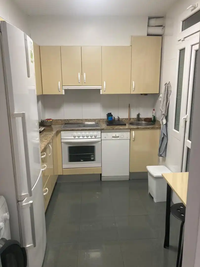 Wohnung zur Miete in Avenida de Cantabria, 22, La Pereda Wohnung zur Miete in Avenida de Cantabria, 22, La Pereda