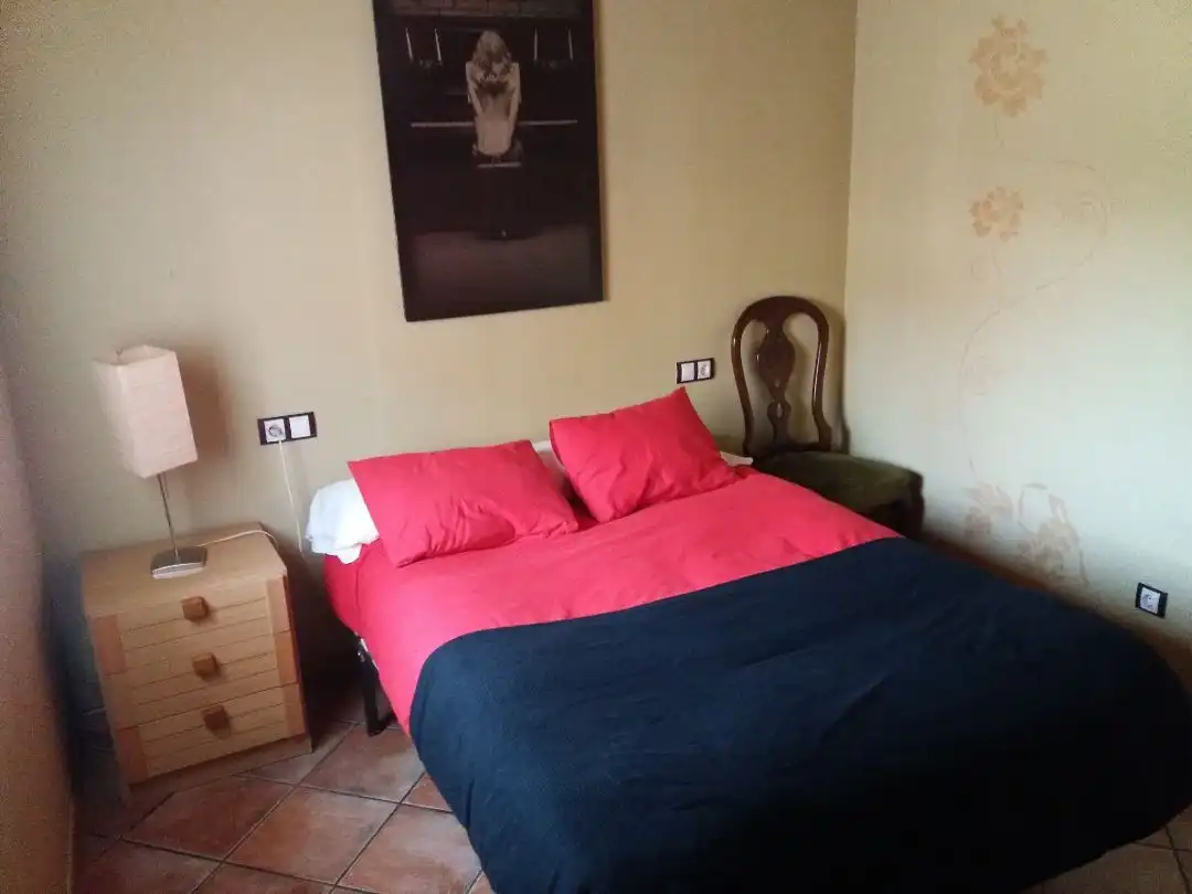 Dormitori de Casa adosada de lloguer en Quintana Redonda amb Calefacció, Parquet i Moblat