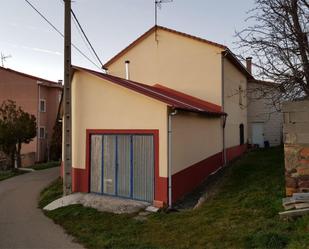 Exterior view of Single-family semi-detached for sale in Barruelo de Santullán
