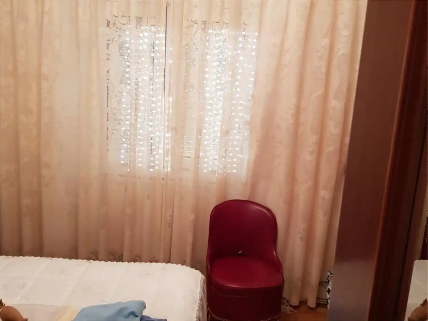Dormitori de Casa adosada en venda en Barruelo de Santullán amb Calefacció, Traster i Moblat