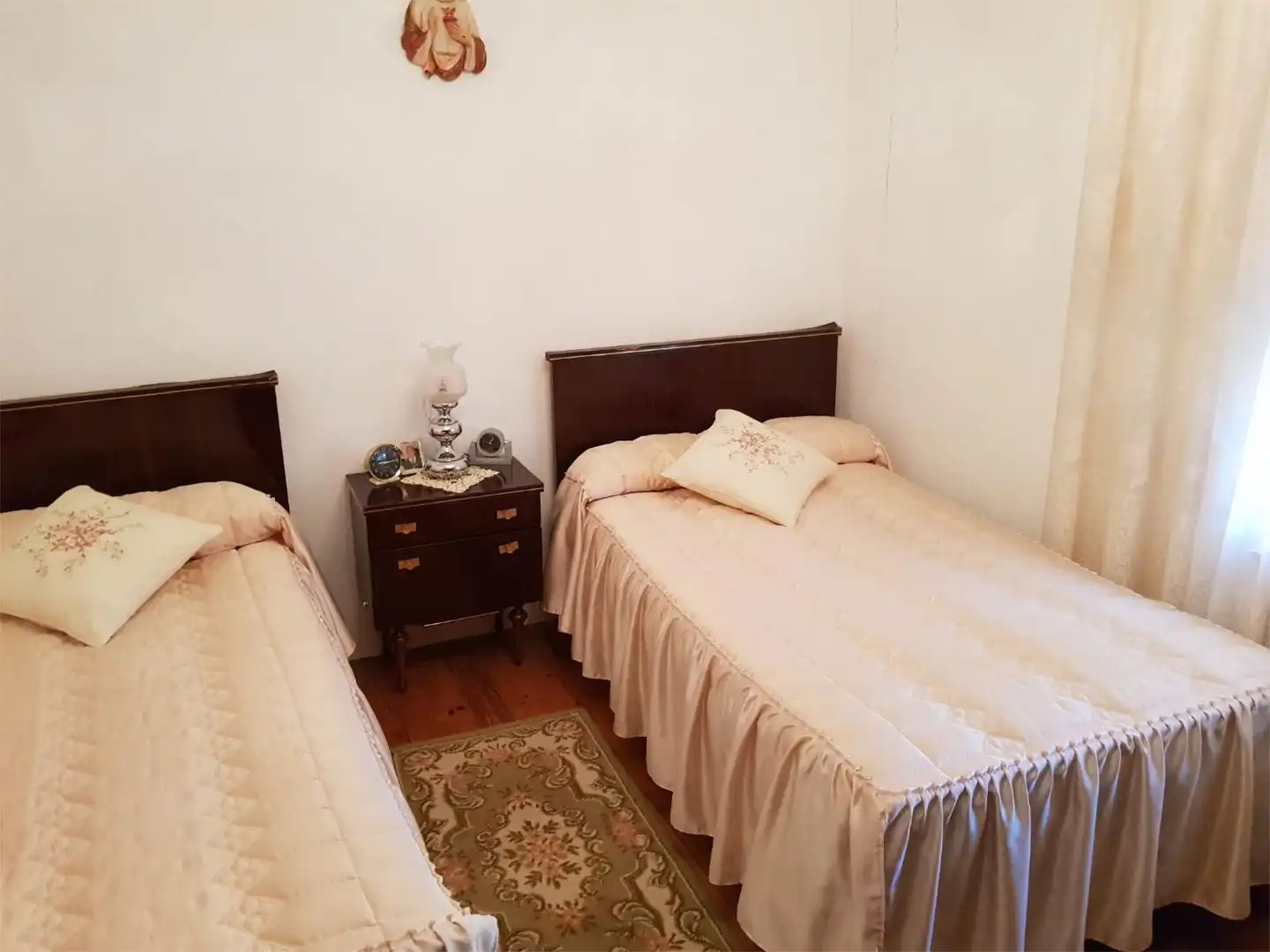 Dormitori de Casa adosada en venda en Barruelo de Santullán amb Calefacció, Traster i Moblat